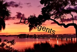 Indian_River_sunset_over_Melbourne_Florida_circa_1985